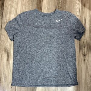 Nike women’s Drifit Heather Gray Short Sleeve tee size M